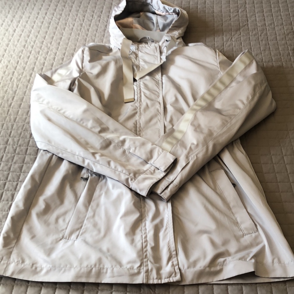 Like NEW- 💨 Johnston & Murphy Lightweight Windbreaker